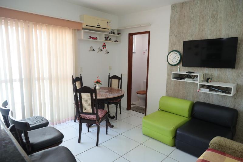 Loft c varanda e localizacao ideal a 650m da praia - image 12