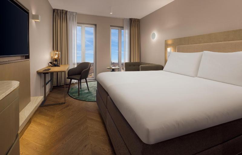 Deluxe Double Room image 1