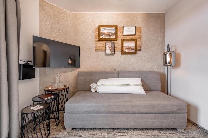 Superior Double Room image 2