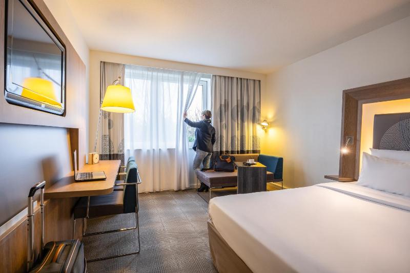 Premium Superior Room with 1 Double Bed image 3
