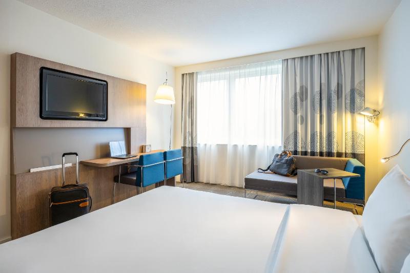 Premium Superior Room with 1 Double Bed and Sofa image 3