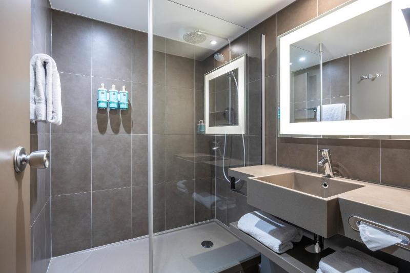 Premium Superior Room with 1 Double Bed and Sofa image 4
