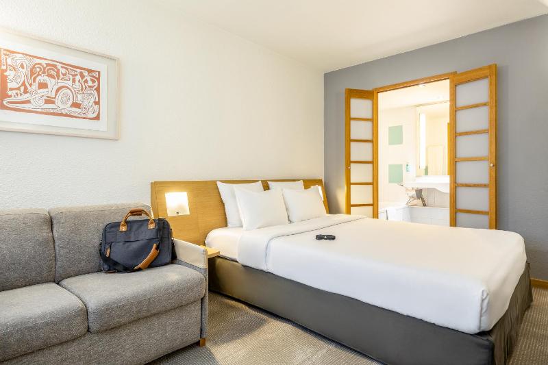 Superior Double Room image 3