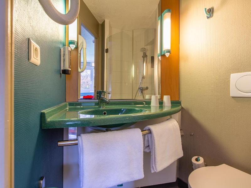 Double Room image 3
