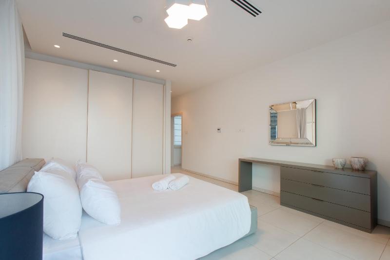 Vivo Mare Beachfront Villas - Emerald - image 9