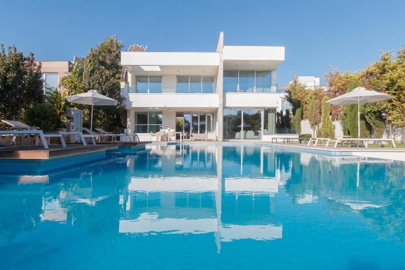 Vivo Mare Beachfront Villas - Emerald - image 12