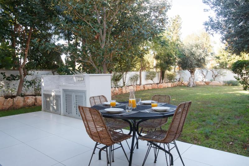 Vivo Mare Beachfront Villas - Emerald - image 7