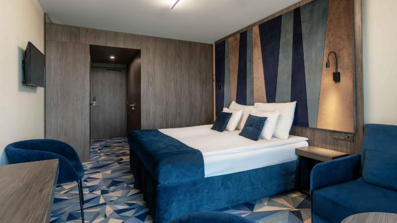 Riverside Double or Twin Room image 4