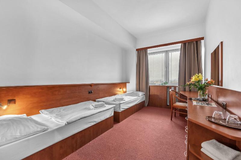 Standard Single Room image 4