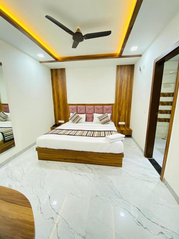 Taj Comfort Inn - image 7