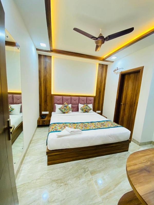 Taj Comfort Inn - image 8