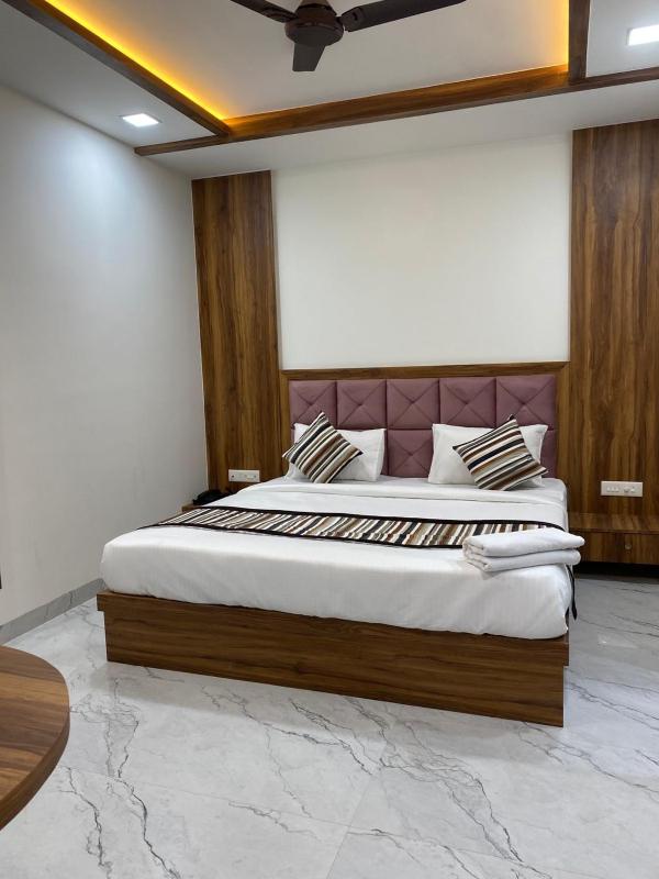 Taj Comfort Inn - image 15