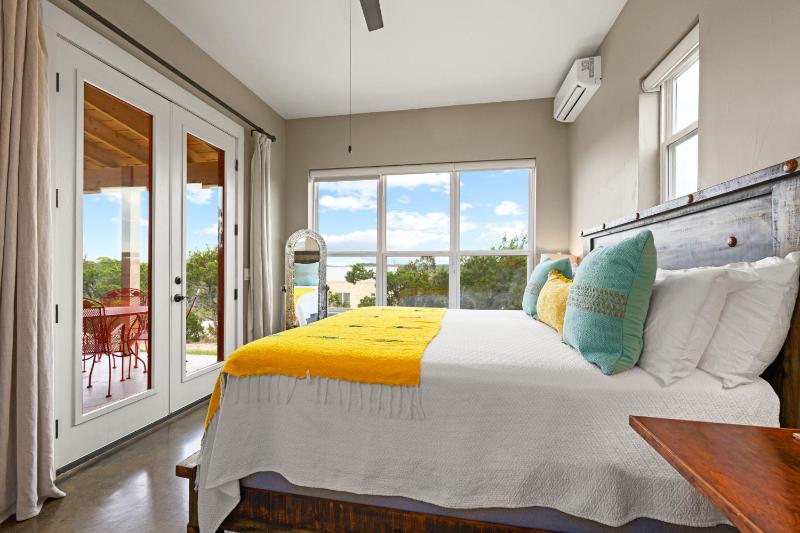 One-Bedroom House image 3