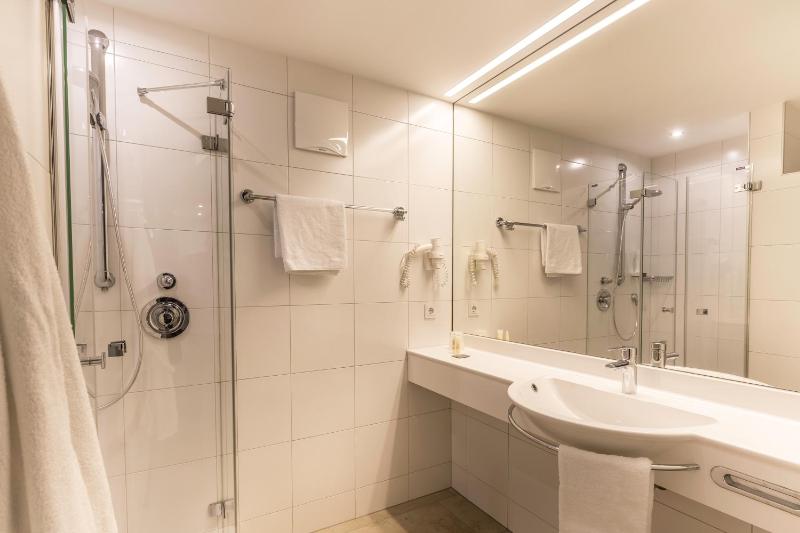 Double Room image 2