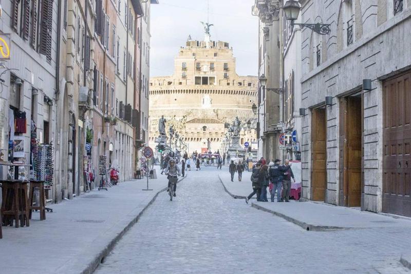 Studio with View image 1