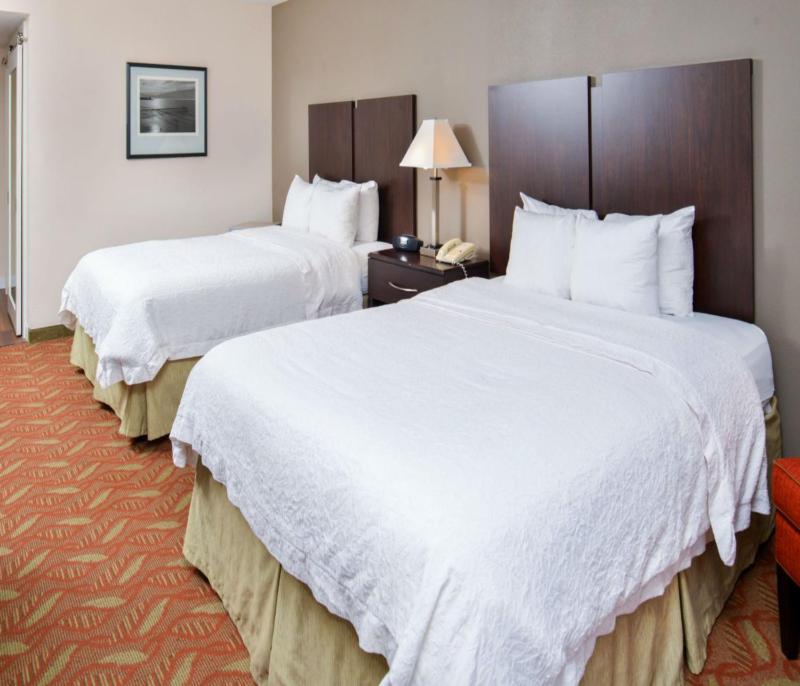 Room with Two Queen Beds - Non-Smoking image 2