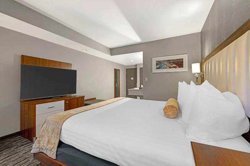 King Room - Non-Smoking image 3