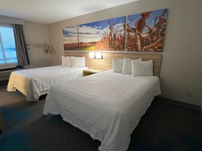 Queen Room with Two Queen Beds - Disability Access/Non-Smoking image 2