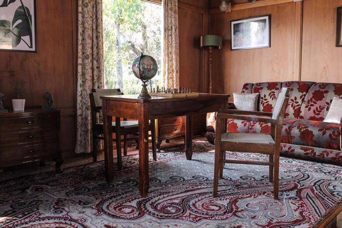 OMAR KHAYYAM HOUSEBOAT Retreat - image 11