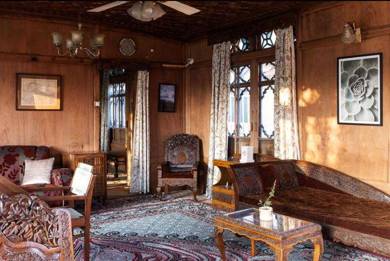 OMAR KHAYYAM HOUSEBOAT Retreat - image 8