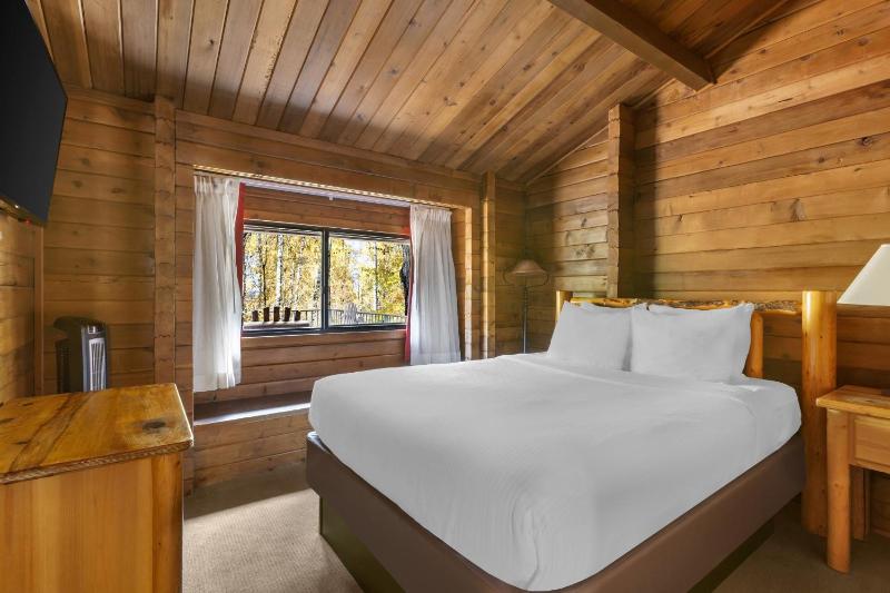 Two-Bedroom Suite image 4