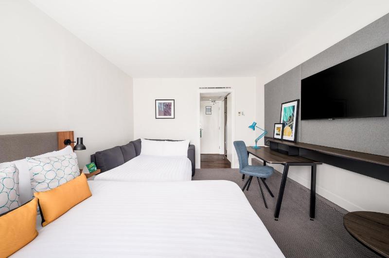 Premium Double Room image 3