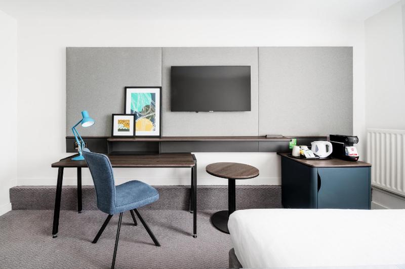 Premium Double Room image 4