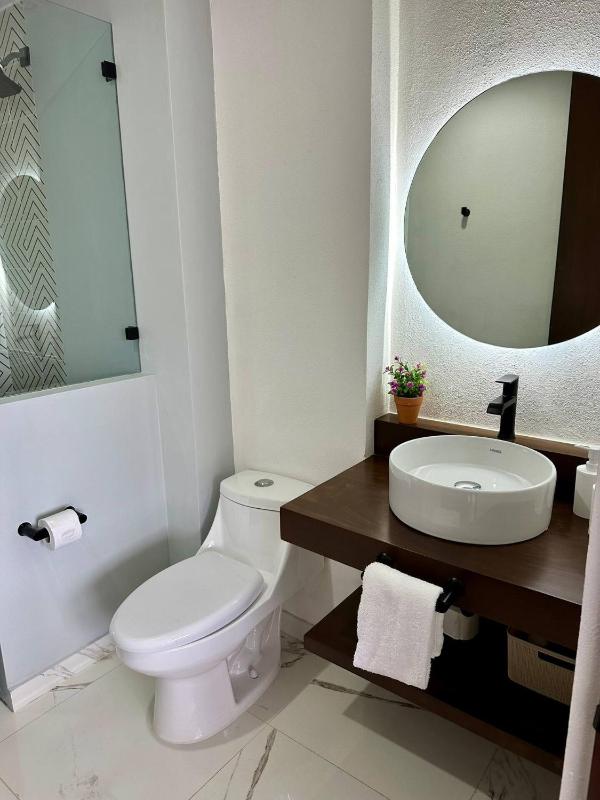 Catalina Casita Cozy 2-Bed Getaway Near Beach - image 14