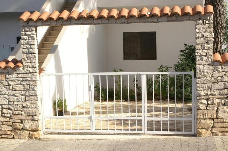Apartments Dinka - image 8