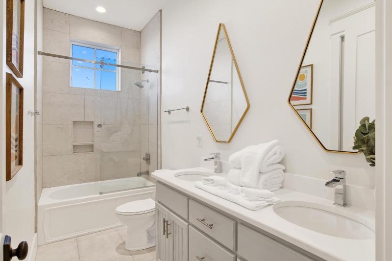 Seaside East 12 Bdrm 115 Bath Private Pools Sleeps 36 - image 11