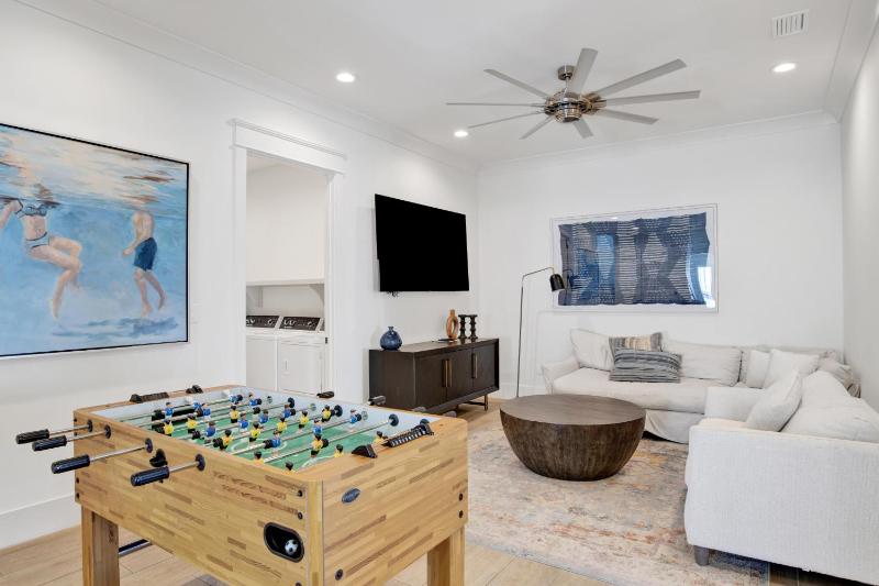 Seaside West 12 Bdrm 115 Bath Private Pools Sleeps 36 - image 10