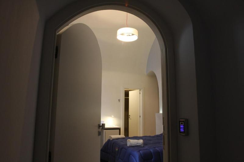 Standard Family Room image 4