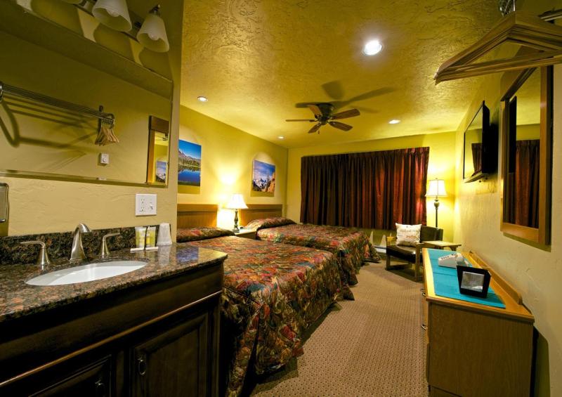 Double Room image 3