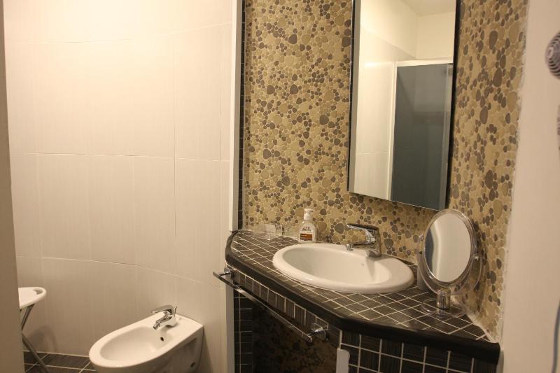 Double or Twin Room with Balcony image 3