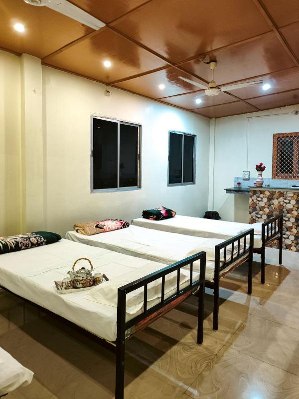 Tulip Inn - 2BHK Rooftop AC Near Kamakhya - image 11