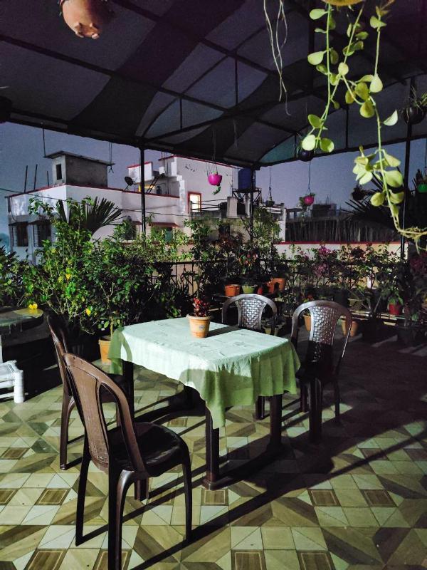 Tulip Inn - 2BHK Rooftop AC Near Kamakhya - image 10