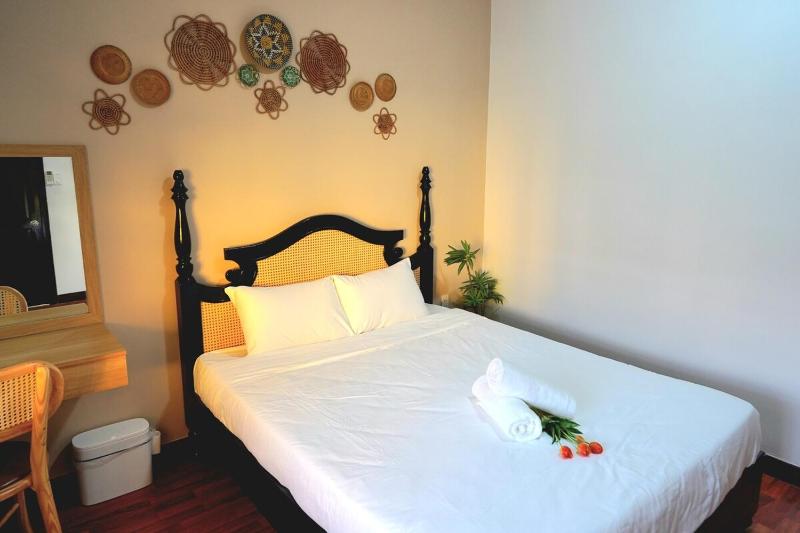 Mango House - image 16
