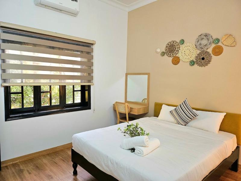 Mango House - image 13