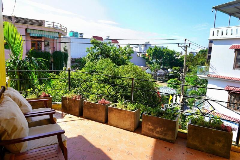Mango House - image 6