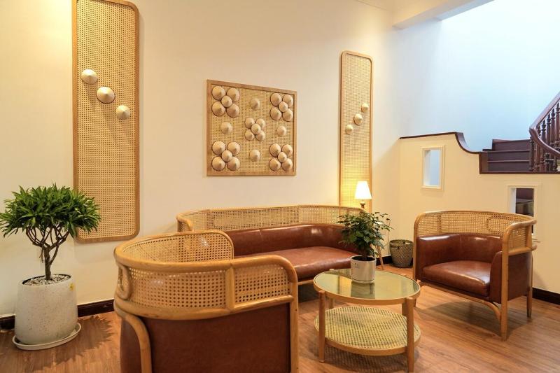 Mango House - image 11