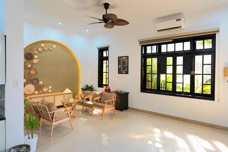 Mango House - image 4