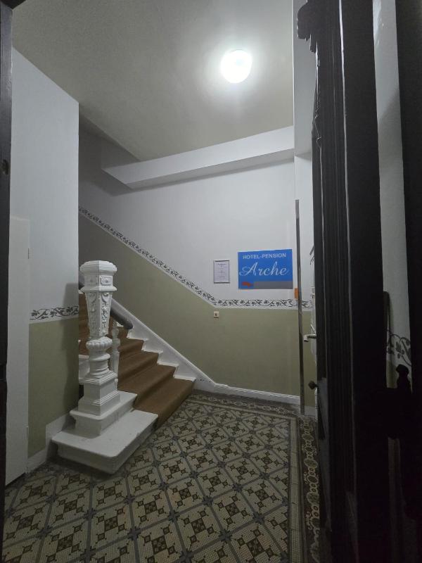 Family Room image 2