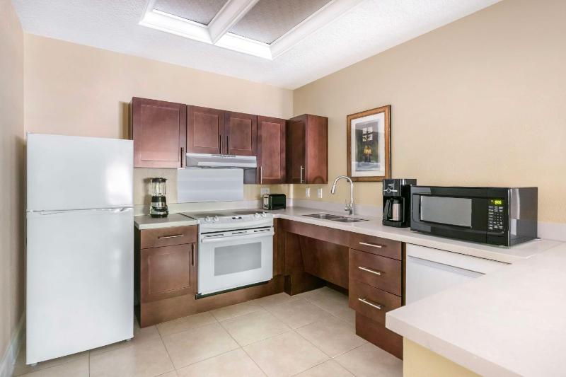 Two-Bedroom Suite with Roll-In Shower - Mobility Accessible image 3