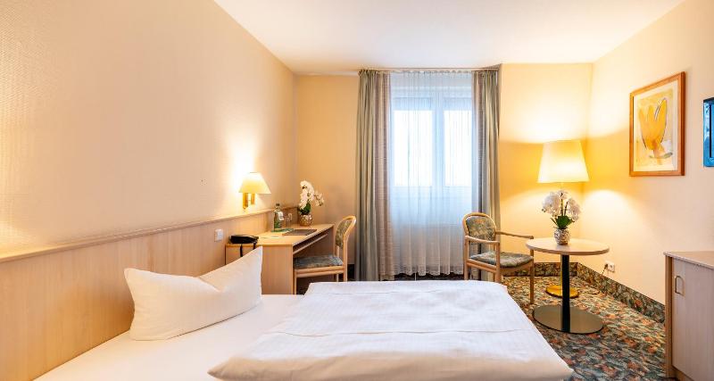 Economy Single Room image 4