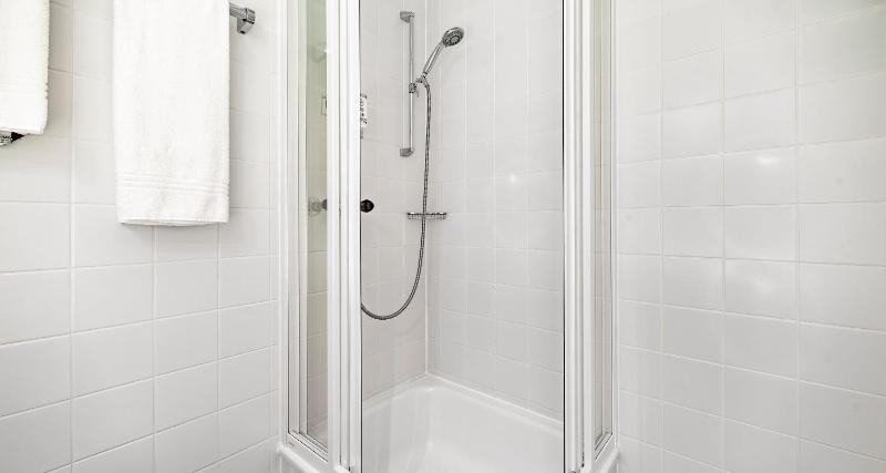 Standard Single Room image 3