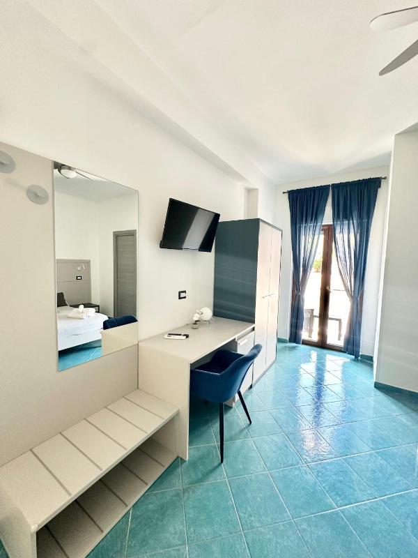 Standard Double Room image 4