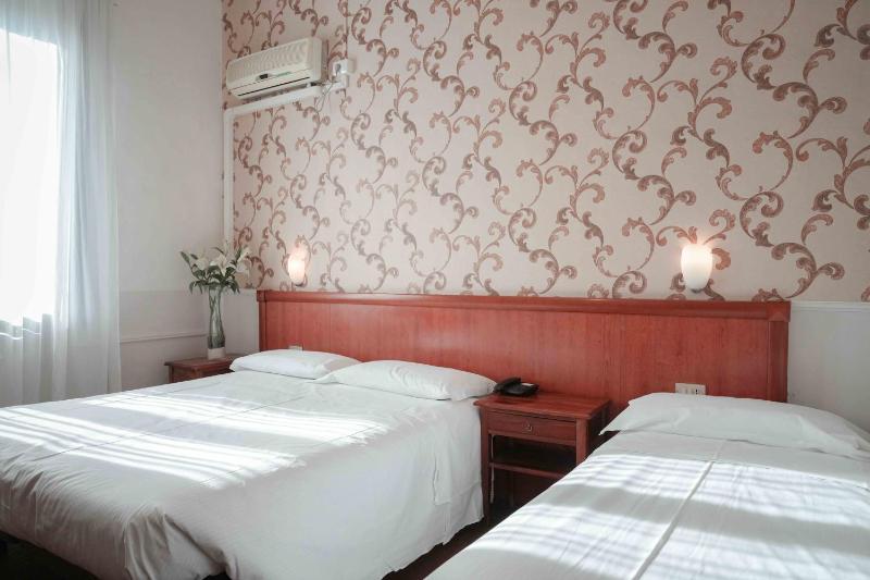 Hotel Universo - image 3