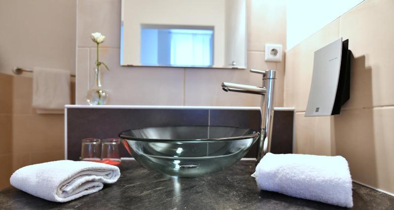 One-Bedroom Suite image 1