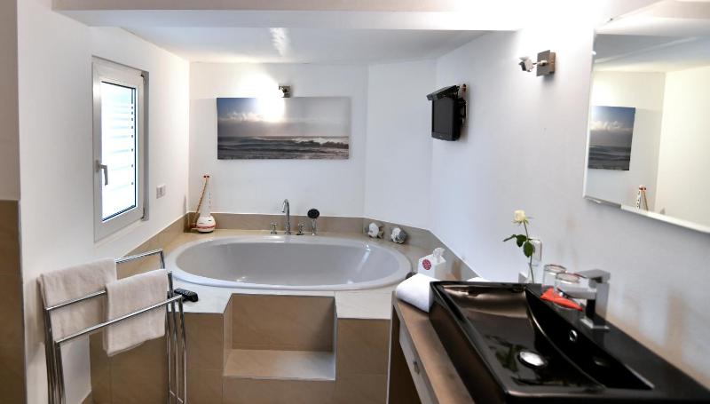 Superior Double Room image 2