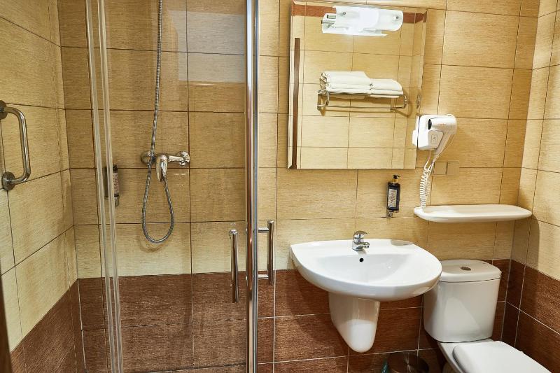 Standard Double or Twin Room image 3